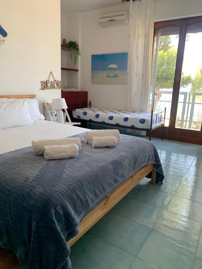 Rocca Mondello Rooms, Beach And Sea Палермо Екстер'єр фото